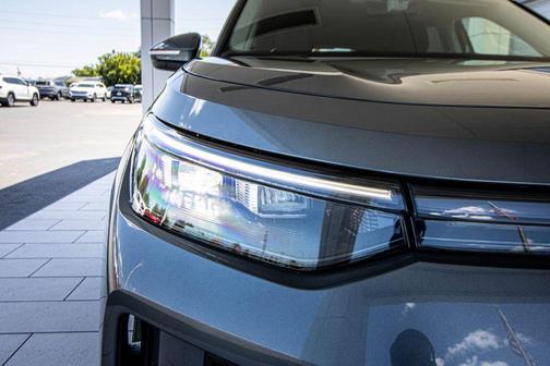 Platinum Gray Metallic 2025 Volkswagen Tiguan 2.0T S