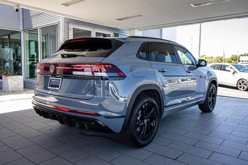 pure gray 2026 Volkswagen Atlas Cross Sport 2.0T SEL