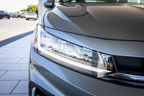 Platinum Gray 2026 Volkswagen Jetta 1.4T SE