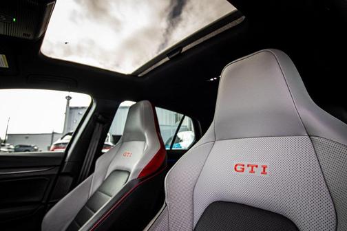 2023 Volkswagen Golf GTI 2.0T SE DSG