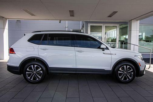 Pure White 2024 Volkswagen Tiguan 2.0T S
