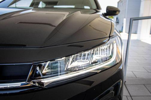 Deep Black 2026 Volkswagen Jetta 1.4T SE