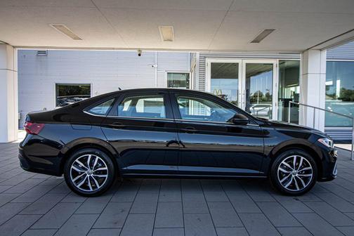 Deep Black 2026 Volkswagen Jetta 1.4T SE