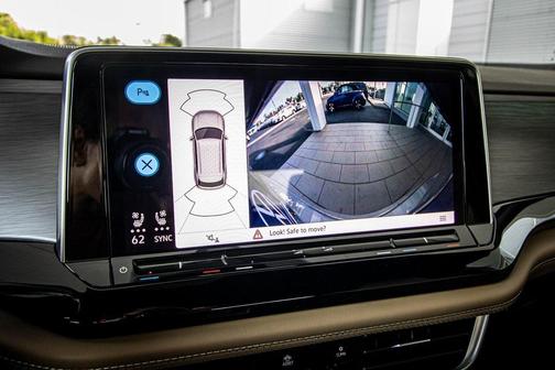 2024 Volkswagen Atlas Cross Sport 2.0T SE w/Technology