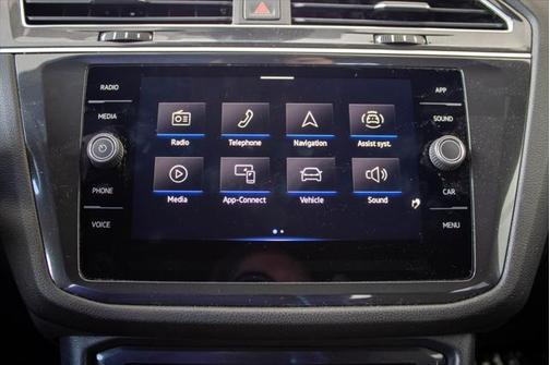 2024 Volkswagen Tiguan 2.0T SE R-Line Black