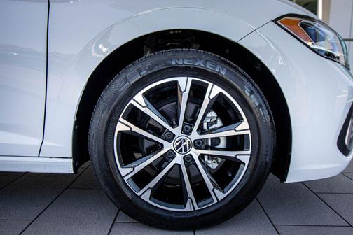 Pure White 2024 Volkswagen Jetta 1.5T Sport