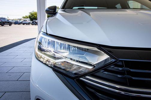 Pure White 2024 Volkswagen Jetta 1.5T Sport