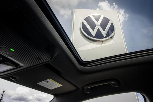 2025 Volkswagen Tiguan 2.0T SE R-Line Black