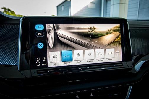 2026 Volkswagen Atlas Cross Sport 2.0T SEL Premium