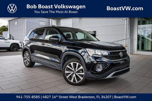 Deep Black Pearl 2023 Volkswagen Taos 1.5T SE