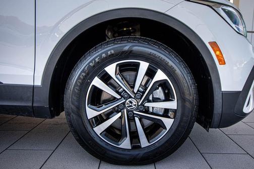 Pure White 2023 Volkswagen Tiguan 2.0T S