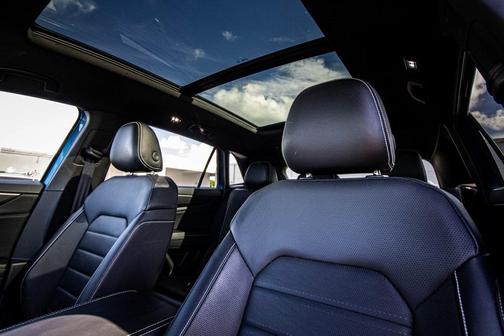 2024 Volkswagen Atlas Cross Sport 2.0T SEL