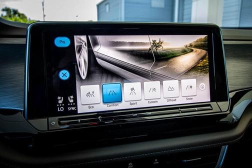 2026 Volkswagen Atlas Cross Sport 2.0T SE w/Technology 4MOTION