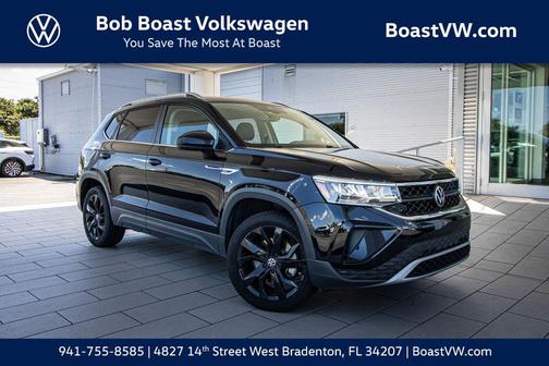 Deep Black Pearl 2022 Volkswagen Taos 1.5T SE