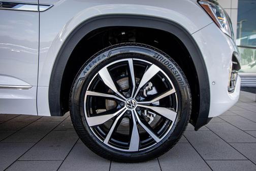 2025 Volkswagen Atlas 2.0T SEL Premium R-Line 4MOTION