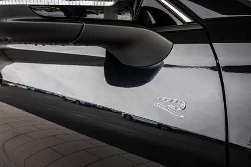 Deep Black 2026 Volkswagen Tiguan 2.0T SEL R-Line 4MOTION