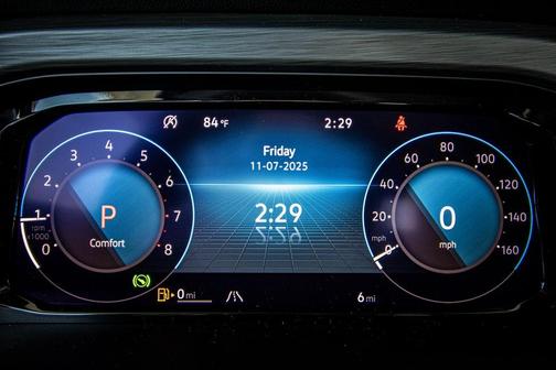 2026 Volkswagen Atlas Cross Sport 2.0T SE w/Technology 4MOTION