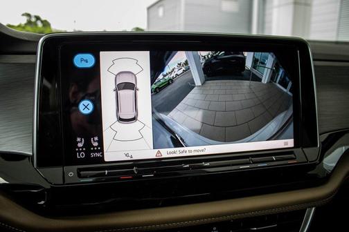 2026 Volkswagen Atlas Cross Sport 2.0T SE w/Technology