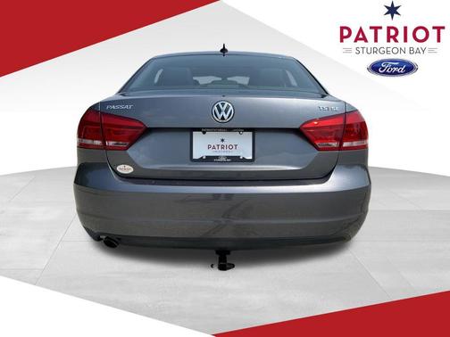 2014 Volkswagen Passat 1.8T Auto SE w/Sunroof & Nav