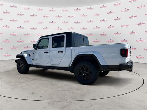 2021 Jeep Gladiator Willys 4x4