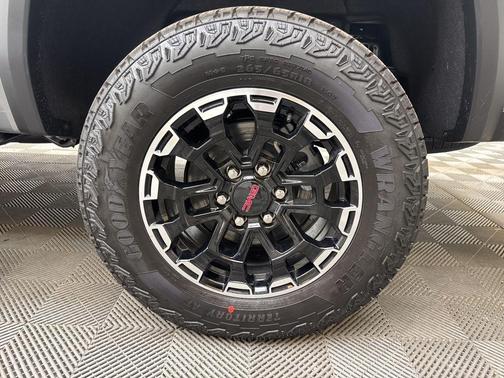 Sterling 2026 GMC Canyon AT4