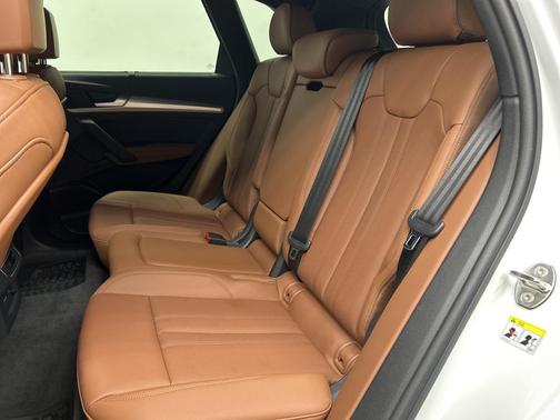 2024 Audi Q5 45 S line quattro Premium