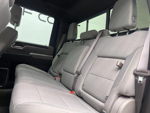 2025 GMC Sierra 2500 SLE