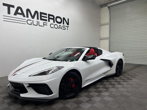 Arctic White 2025 Chevrolet Corvette Stingray w/2LT