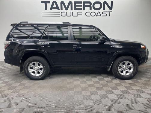 Midnight Black Metallic 2019 Toyota 4Runner SR5 Premium