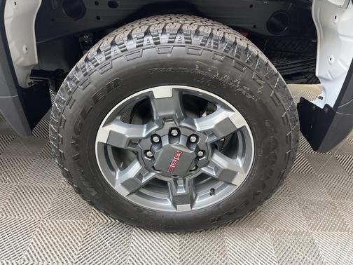 2025 GMC Sierra 2500 SLE