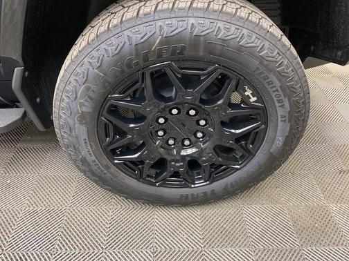 2025 GMC HUMMER EV SUV 2X