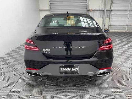 2025 Genesis G70 2.5T