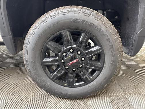 2025 GMC Sierra 2500 AT4