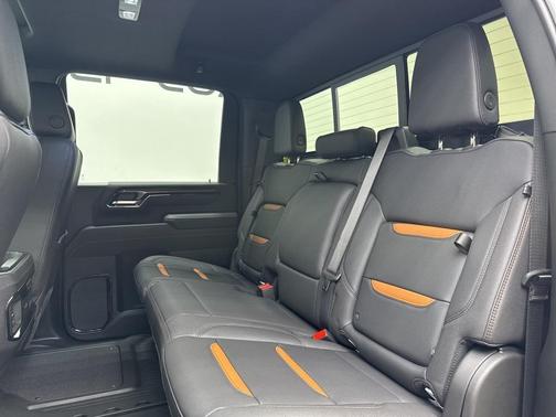2025 GMC Sierra 2500 AT4
