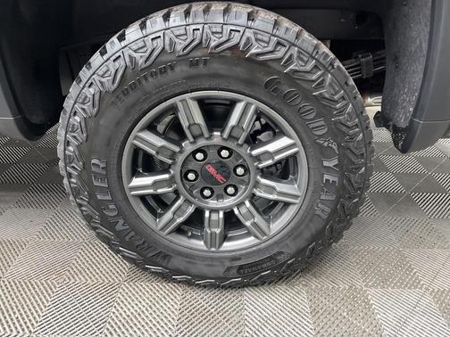 2025 GMC Sierra 1500 AT4X