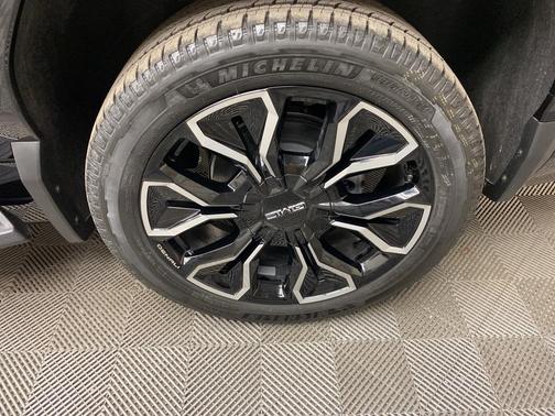 2025 GMC Sierra EV Denali