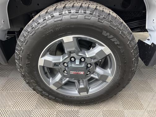 2026 GMC Sierra 2500 SLE