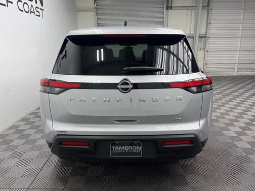 2024 Nissan Pathfinder S
