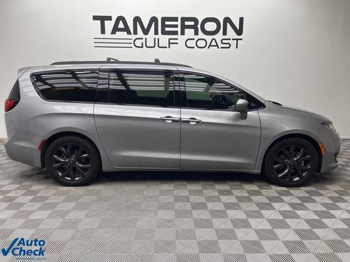 2018 Chrysler Pacifica Touring-L