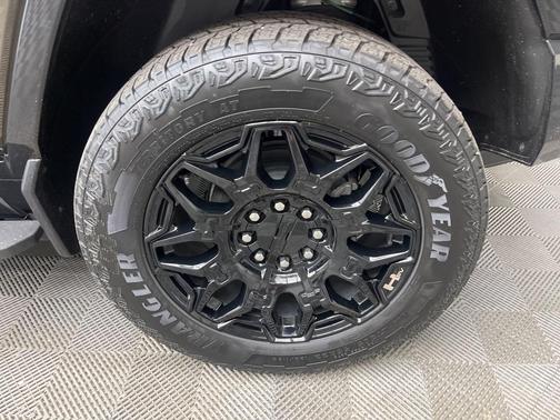 2025 GMC HUMMER EV SUV 2X