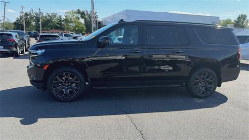 2024 Chevrolet Suburban RST
