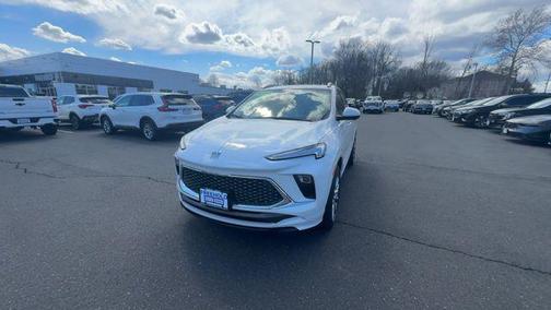 White Frost Tricoat 2024 Buick Encore GX Avenir