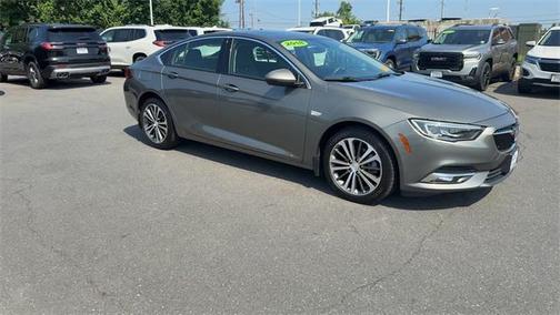 2018 Buick Regal Sportback Essence