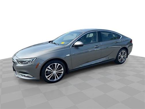 2018 Buick Regal Sportback Essence