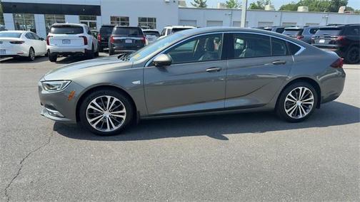 2018 Buick Regal Sportback Essence