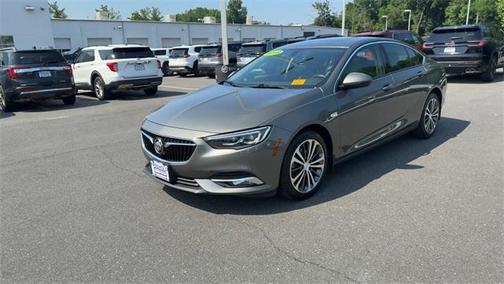 2018 Buick Regal Sportback Essence