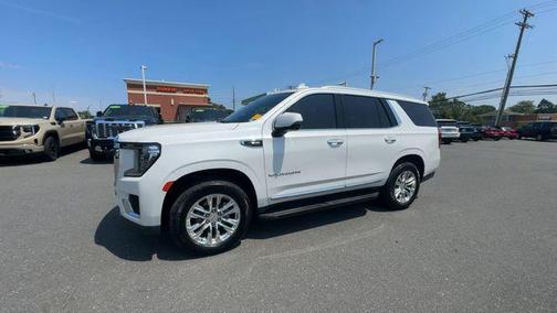 White Frost Tricoat 2021 GMC Yukon SLT