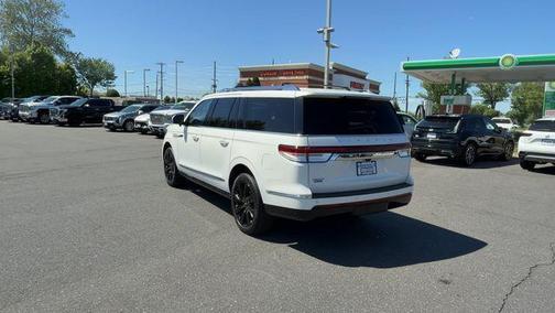 PRISTINE WHITE METALLIC 3C 2023 Lincoln Navigator Reserve