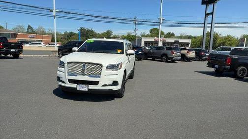 PRISTINE WHITE METALLIC 3C 2023 Lincoln Navigator Reserve