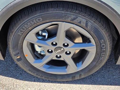2025 Kia K4